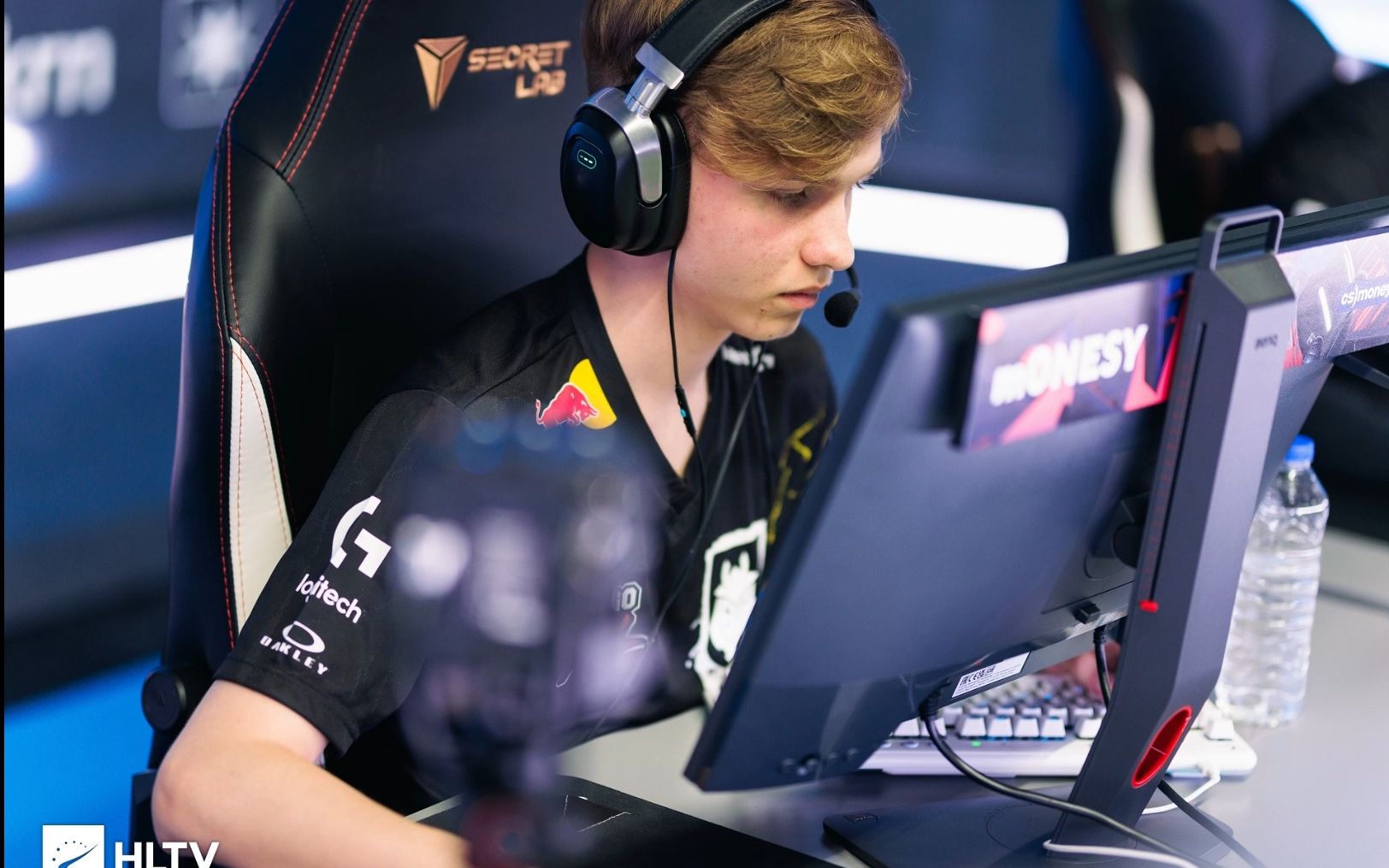 立竿见影并 立竿见影并